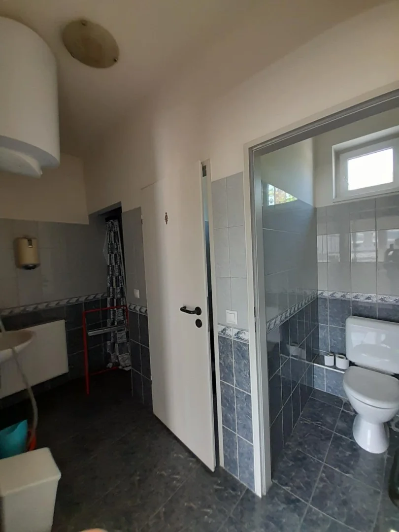 Pécsett Műhely - Iroda - Telephely eladó - Kép 5