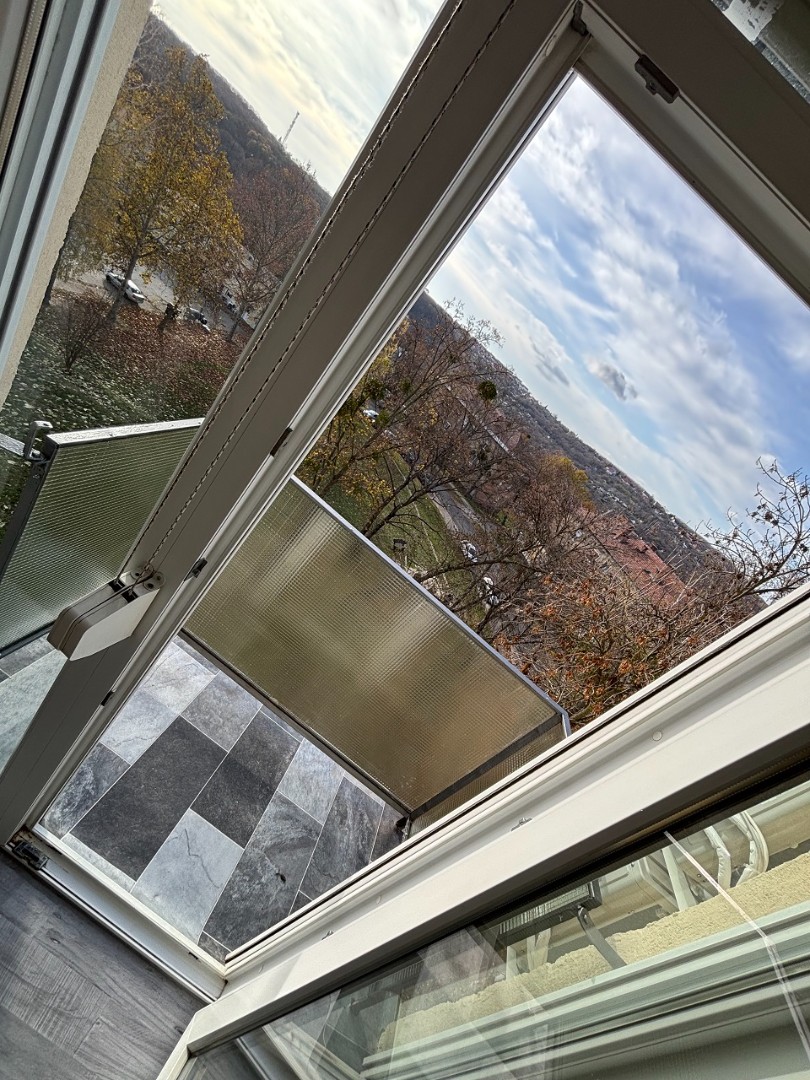 Komló Kenderföldi részén, teljes körűen felújított, napfényes, erkélyes, panorámás, 2 szobás téglalakás eladó! - Kép 7