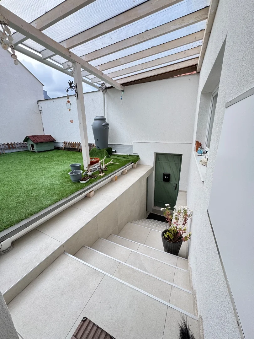 Belvárosban 5 hálószobás családi ház - Kép 9