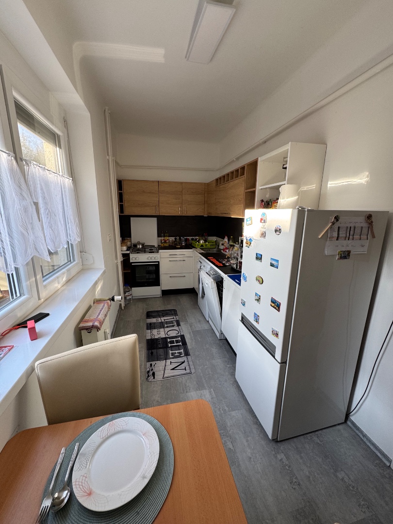 Zsolnay Vilmos utcában 3 szobás, erkélyes tégla lakás eladó! - Kép 2