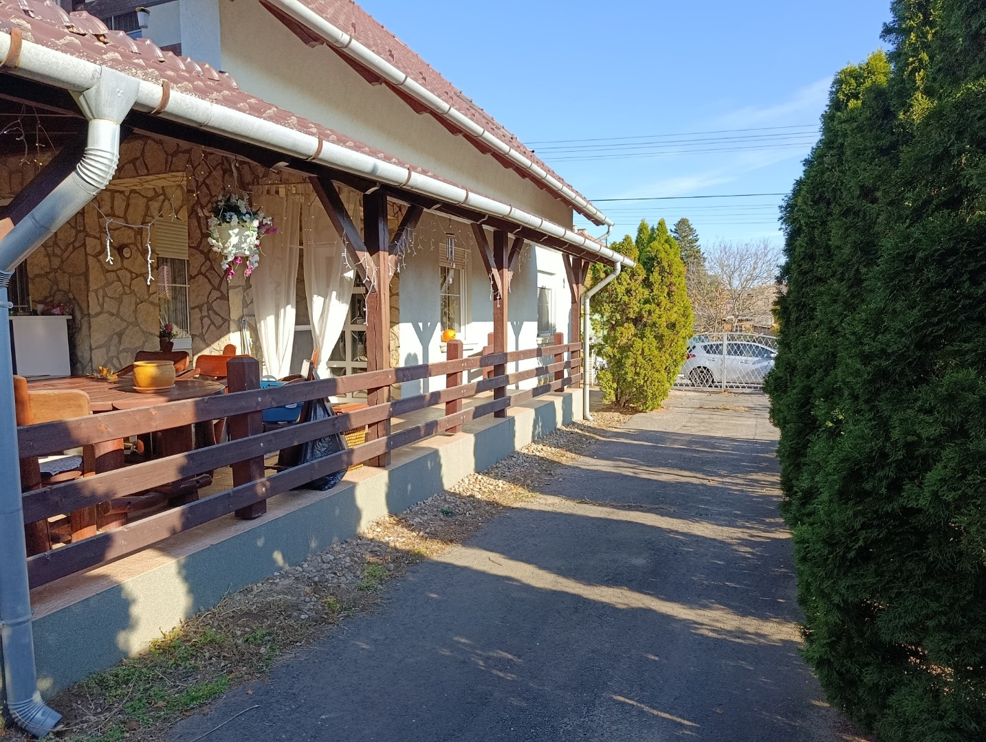 Veresegyház Pamut tó közelében kiváló állapotú, 5 szobás, 2 fürdős, erkélyes, teraszos családi ház - Kép 4