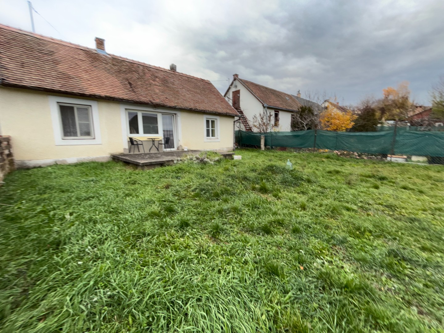 Pécs zöldövezeti részén, családi házas környezetben, 50 m2-es, jó állapotú, kertes ikerház eladó! - Kép 17