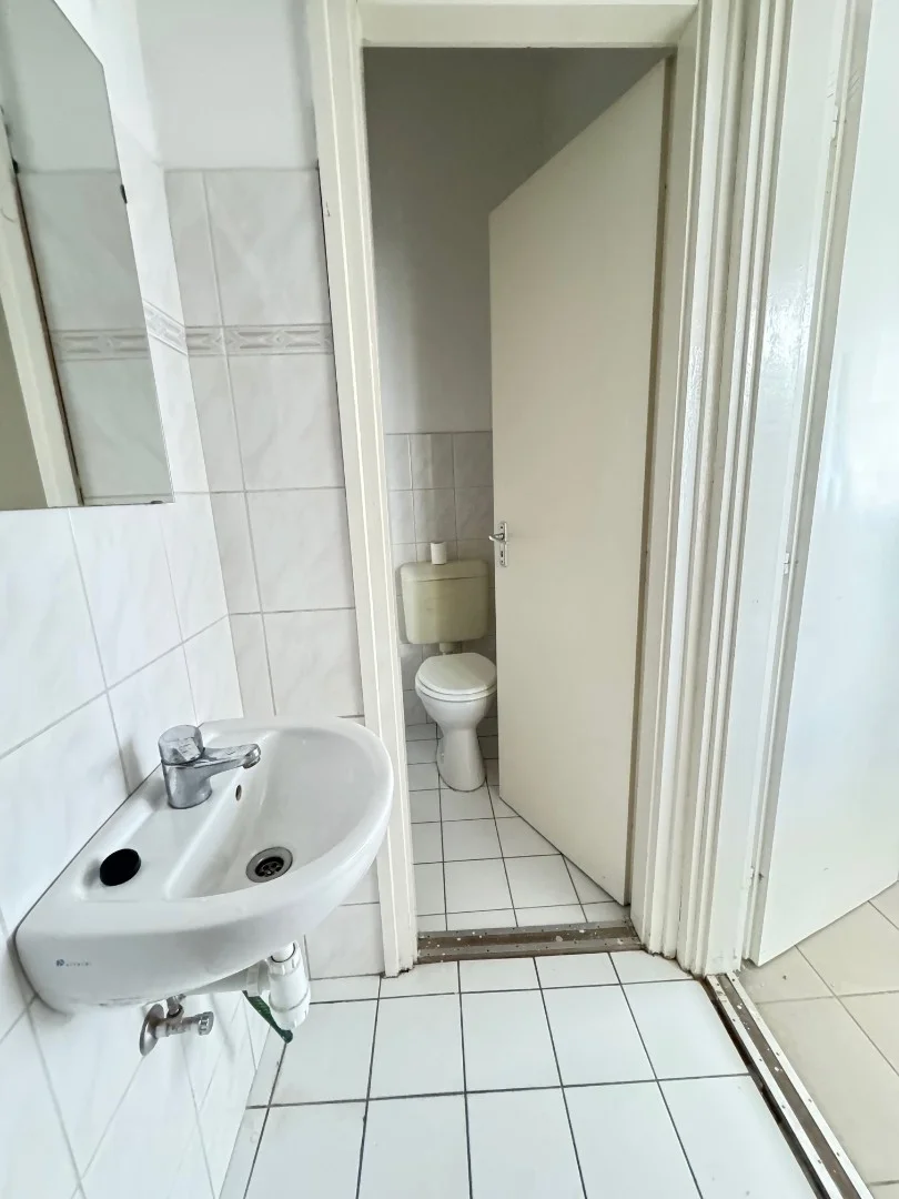 Kiadó utcafronti üzlet - Kép 5