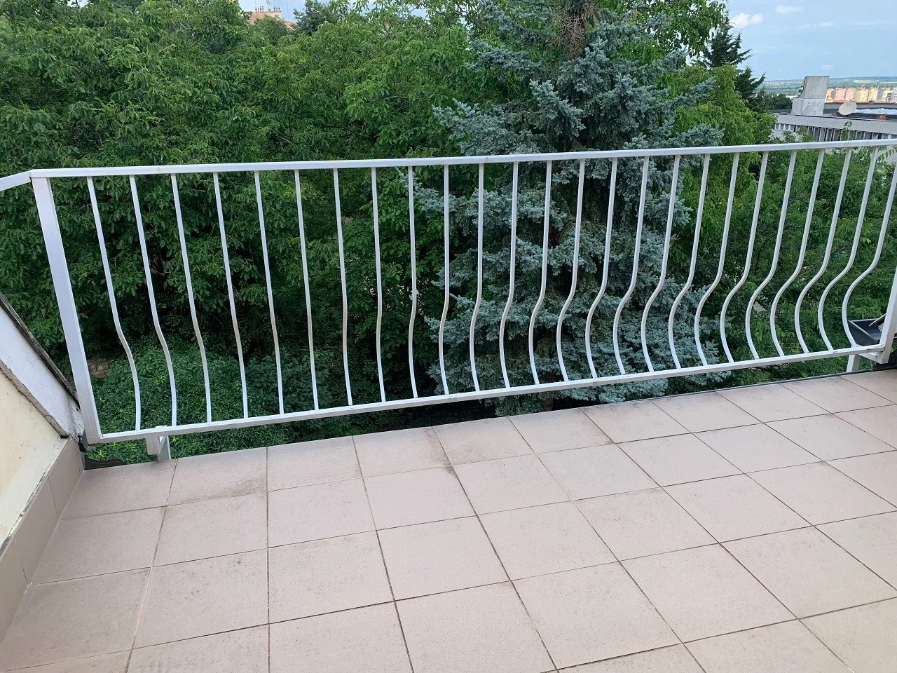 Pécs Egyetemvárosában, 2. emeleti, hőszigetelt, 3 hálószobás, panorámateraszos lakás eladó! - Kép 3