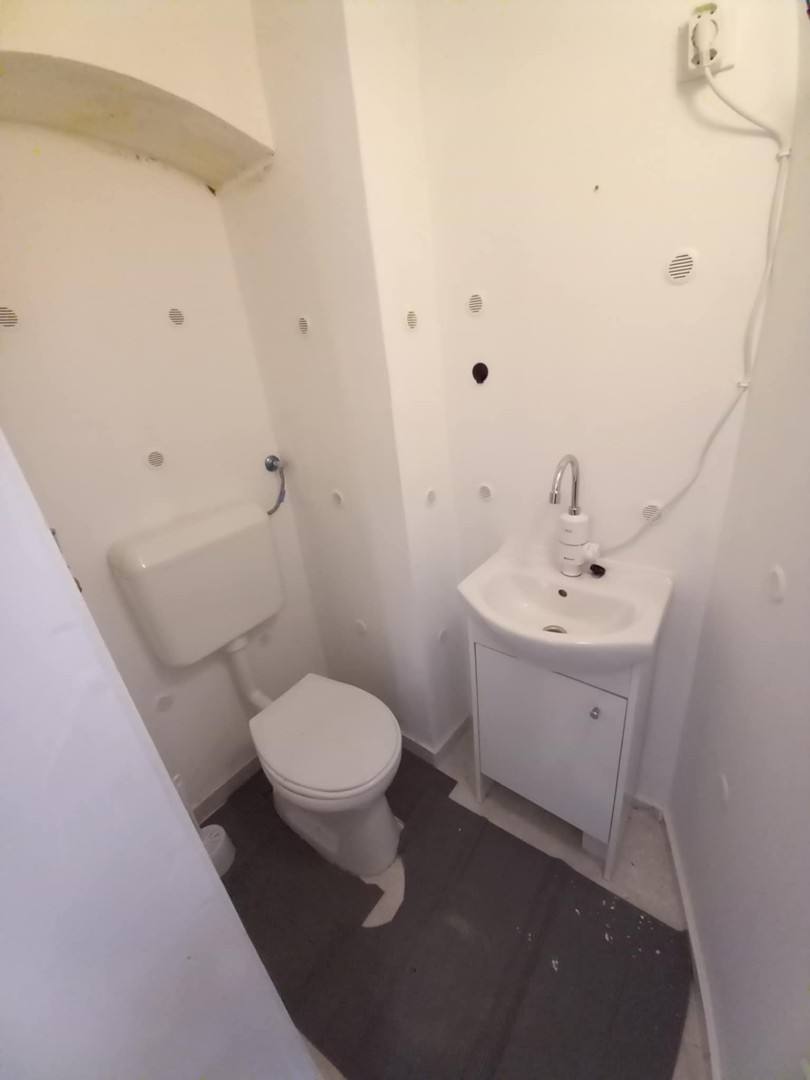 Pécs belvárosában utcafronti üzlethelyiség eladó - Kép 6