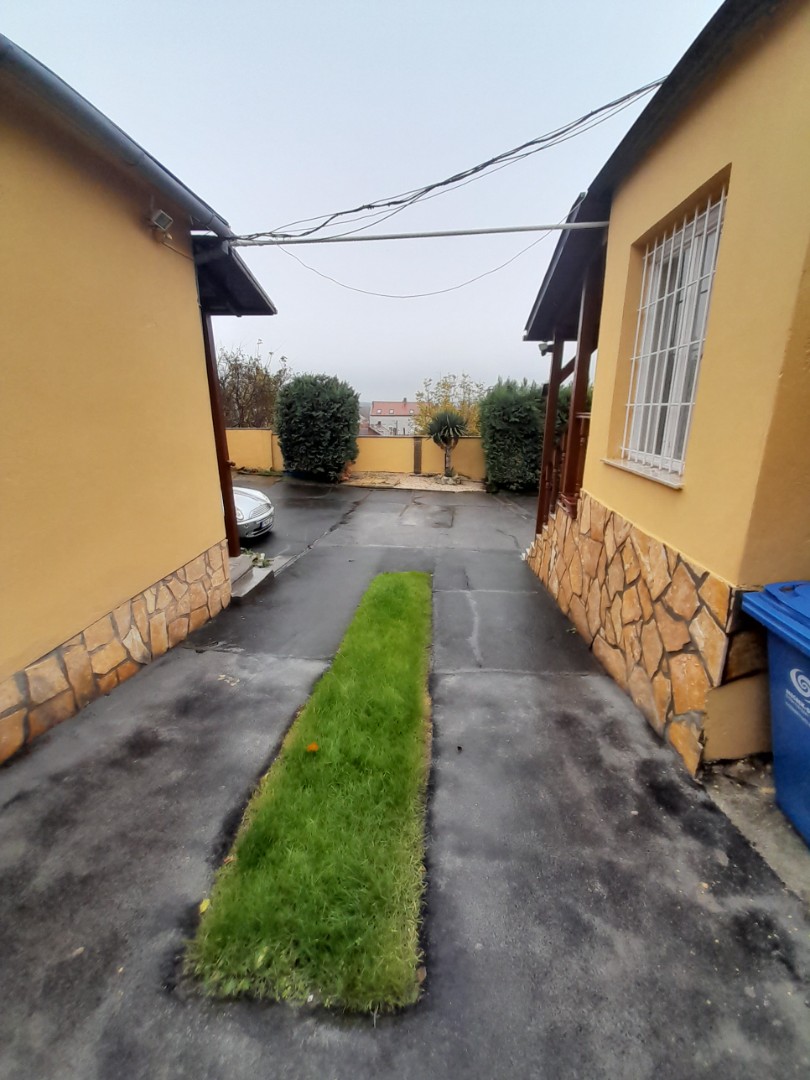 Pécsett 146m2-es ház, műhellyel eladó - Kép 13