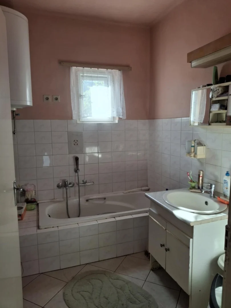 Parád frekventált utcájában családi ház eladó - Kép 5