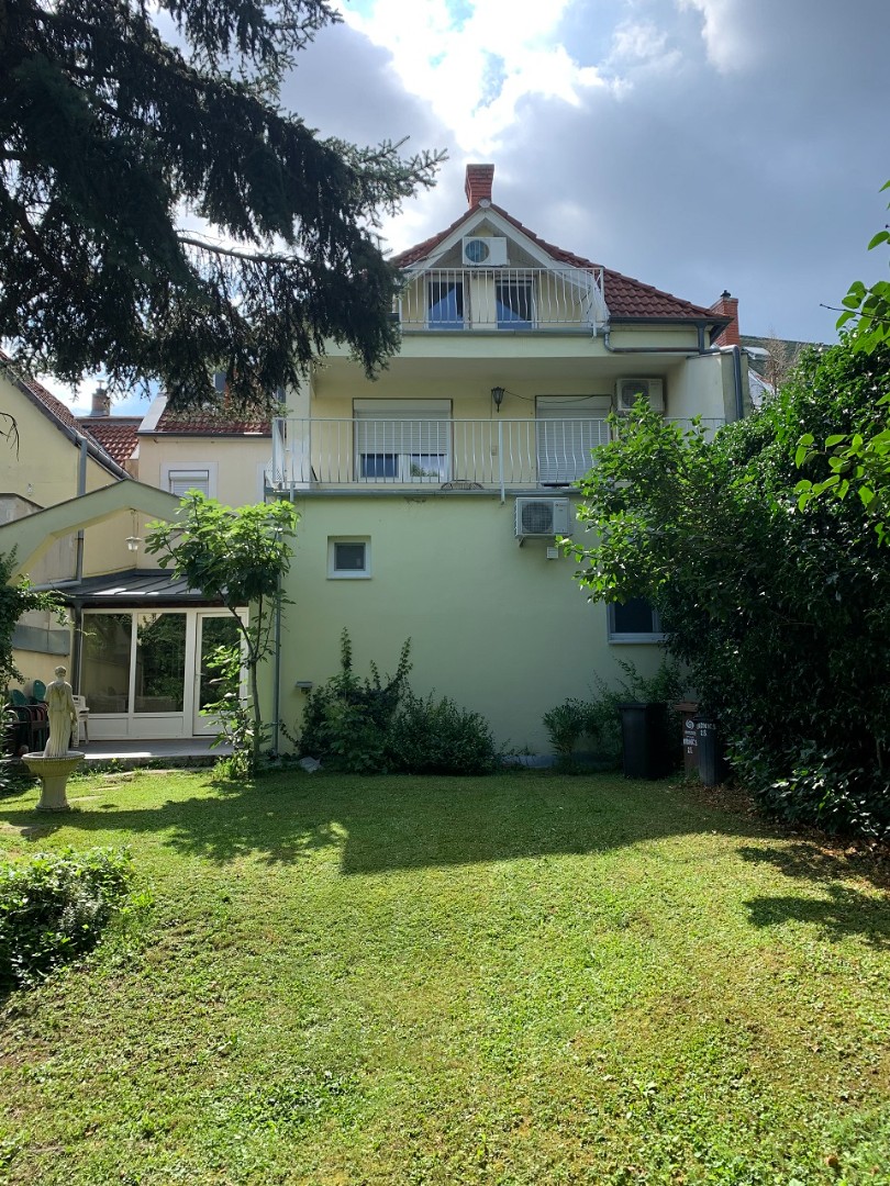 Pécs Egyetemvárosában sétatávolságra az egyetemi karoktól, kiváló befektetési lehetősséggel, komplett 3 lakásos, újszerű társasház eladó! - Kép 3