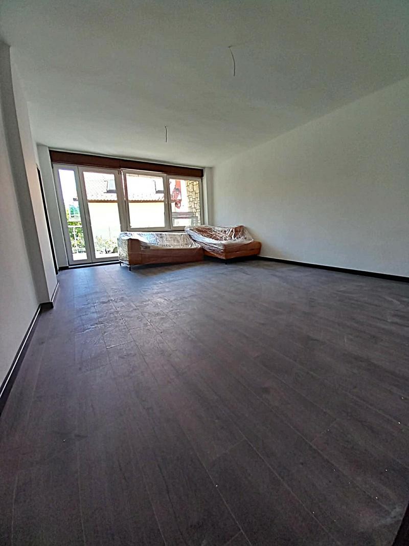 Eladó luxus lakás nagy terasszal