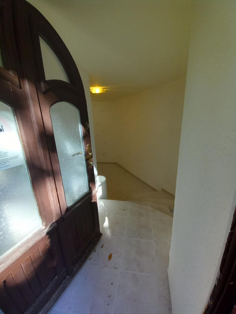 Pécs belvárosában utcafronti üzlethelyiség eladó - Kép 2