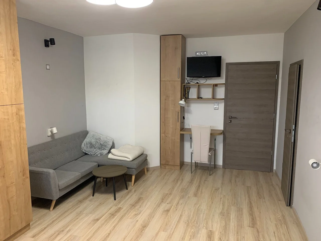 Pécs Egyetemvárosában felújított, szigetelt, kertkapcsolatos, teraszos, garázsos, dupla komfortos, klímás, gázfűtéses téglalakás eladó! - Kép 15