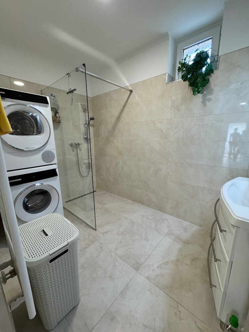 Tettye-park szomszédságában, prémium minőségű 3 lakásos családi ház eladó! - Kép 17