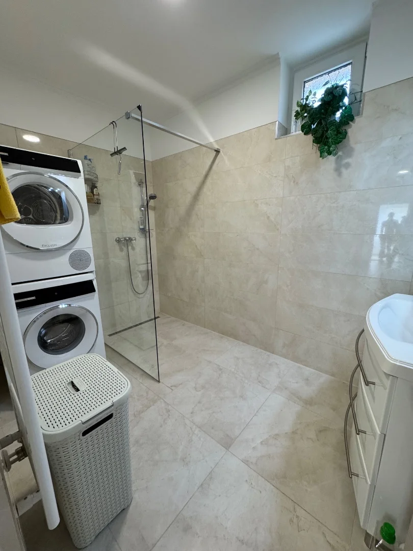 Tettye-park szomszédságában, prémium minőségű 3 lakásos családi ház eladó! - Kép 17