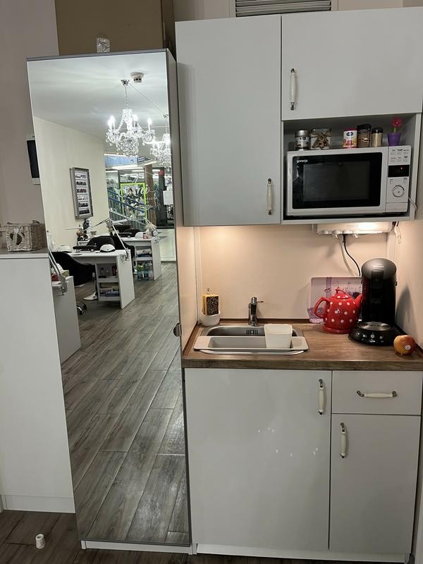 Eladó üzlethelyiség forgalmas üzletházban - Kép 9