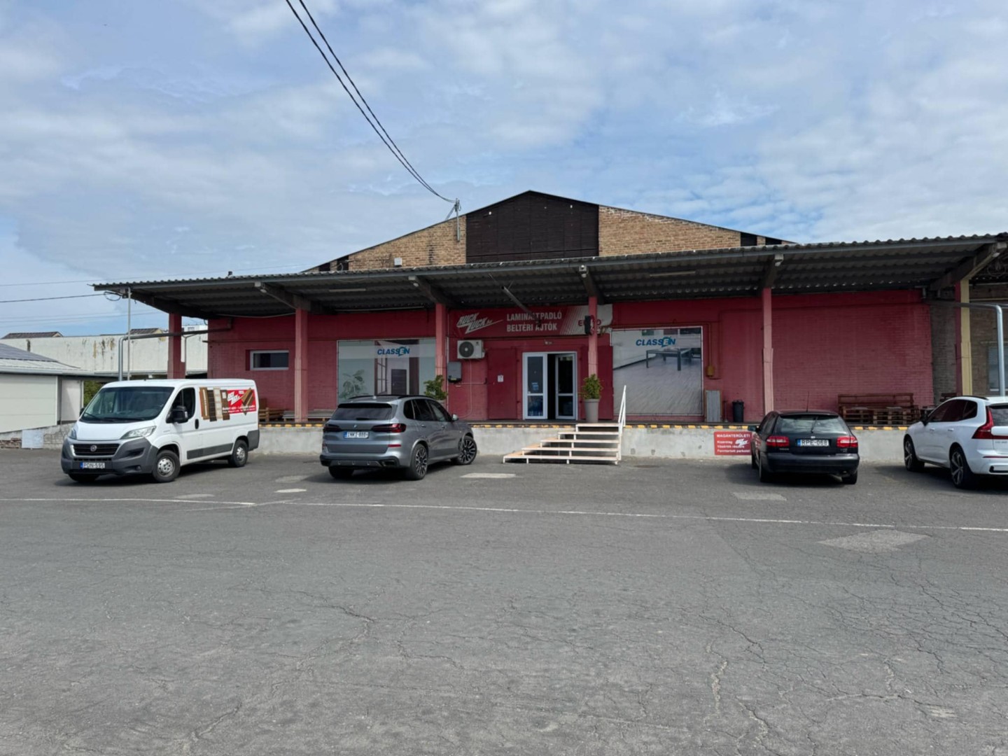 KIADÓ ÜZLET - RAKTÁR - IRODA