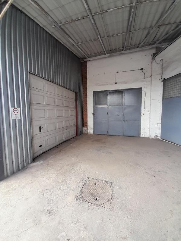 Pécs Belvárosában raktár kiadó - Kép 2