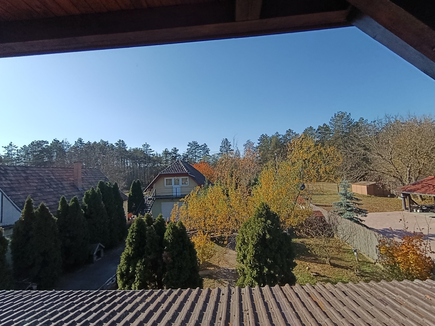 Veresegyház Pamut tó közelében kiváló állapotú, 5 szobás, 2 fürdős, erkélyes, teraszos családi ház - Kép 18