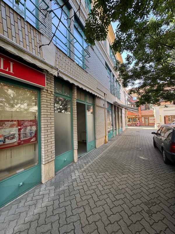 Eladó utcafronti üzlet!