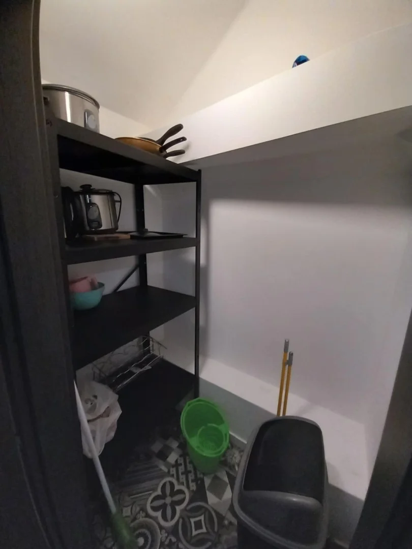 Pécs történelmi belvárosában 3 hálós felújított lakás - Kép 12