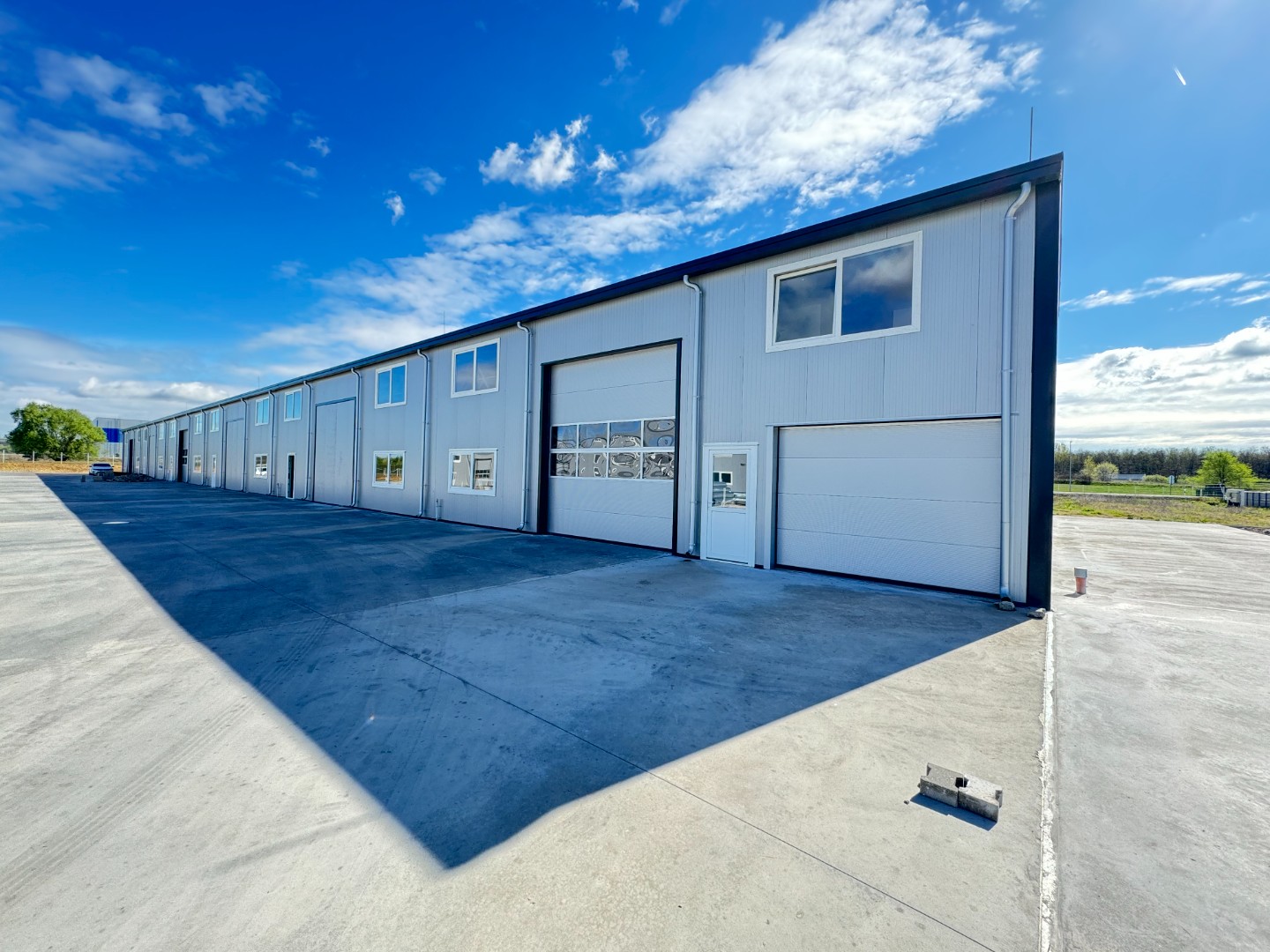 Eladó raktár Ecseren