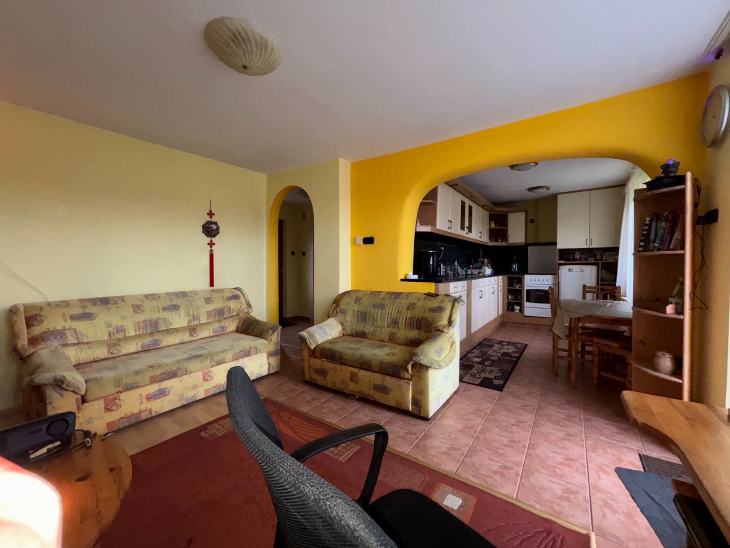 Pécs zöldövezeti részén, családi házas környezetben, 50 m2-es, jó állapotú, kertes ikerház eladó!