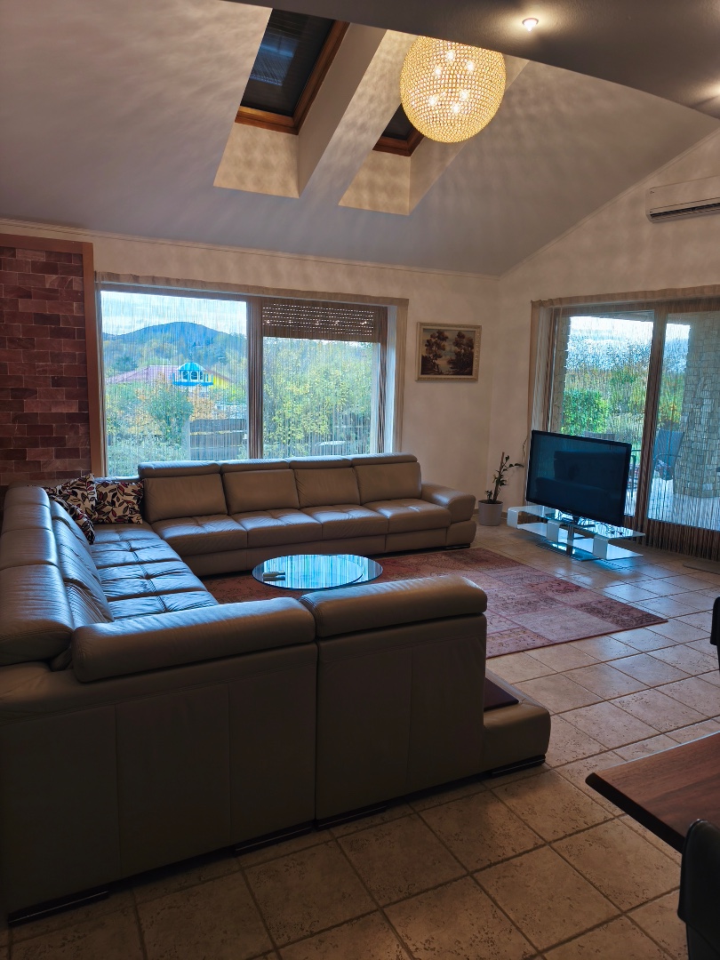 Mediterrán hangulatú családi ház Vértesszőlősön - Kép 4