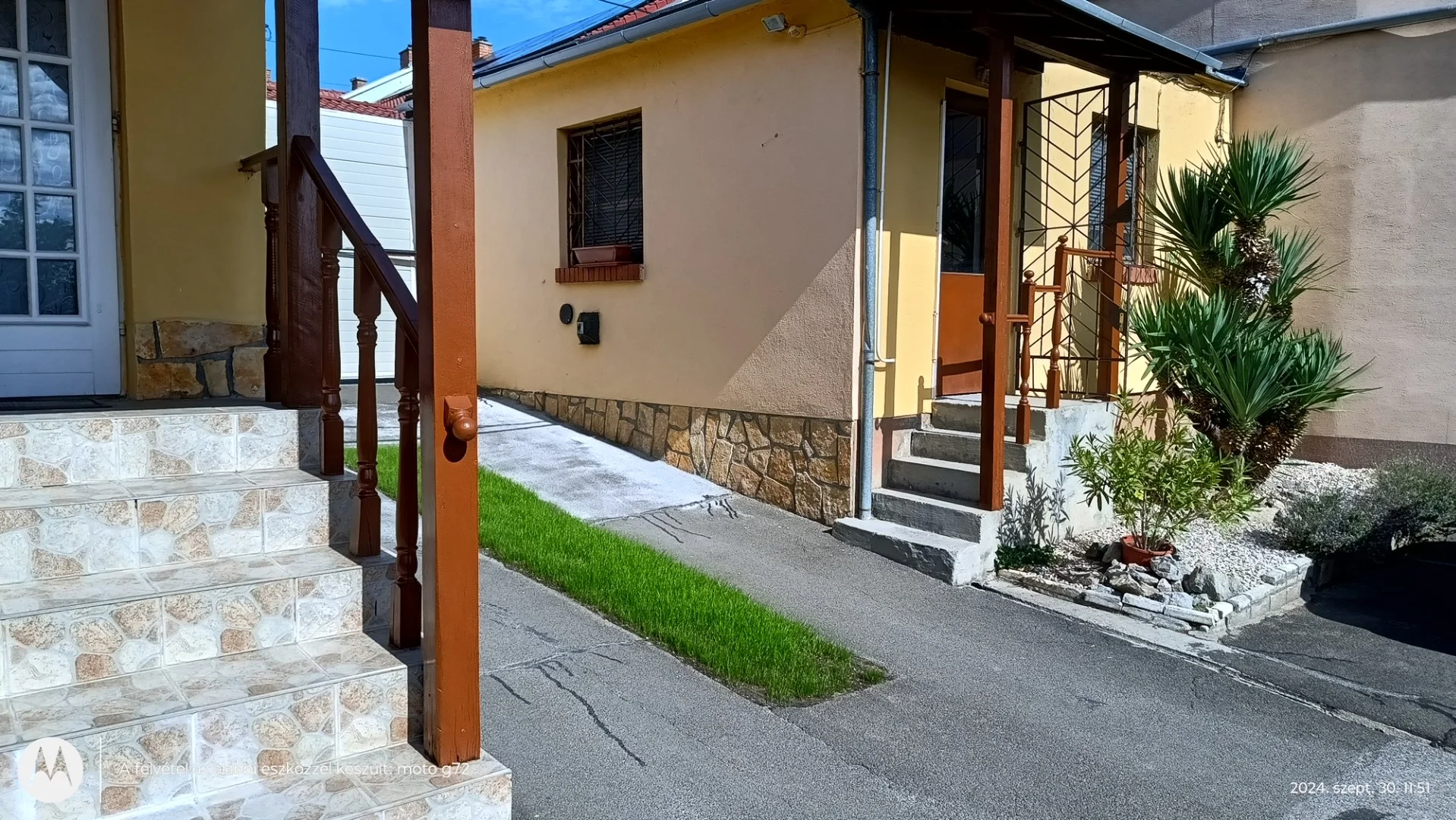 Pécsett 146m2-es ház, műhellyel eladó - Kép 2