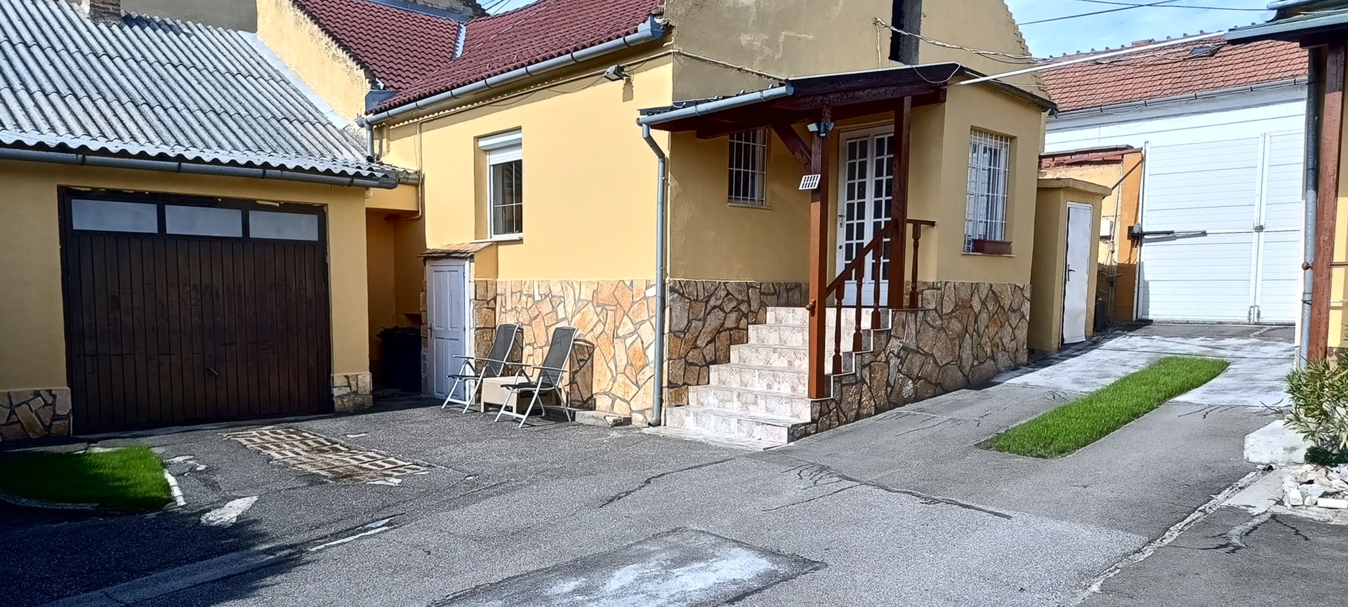 Pécsett 146m2-es ház, műhellyel eladó - Kép 14