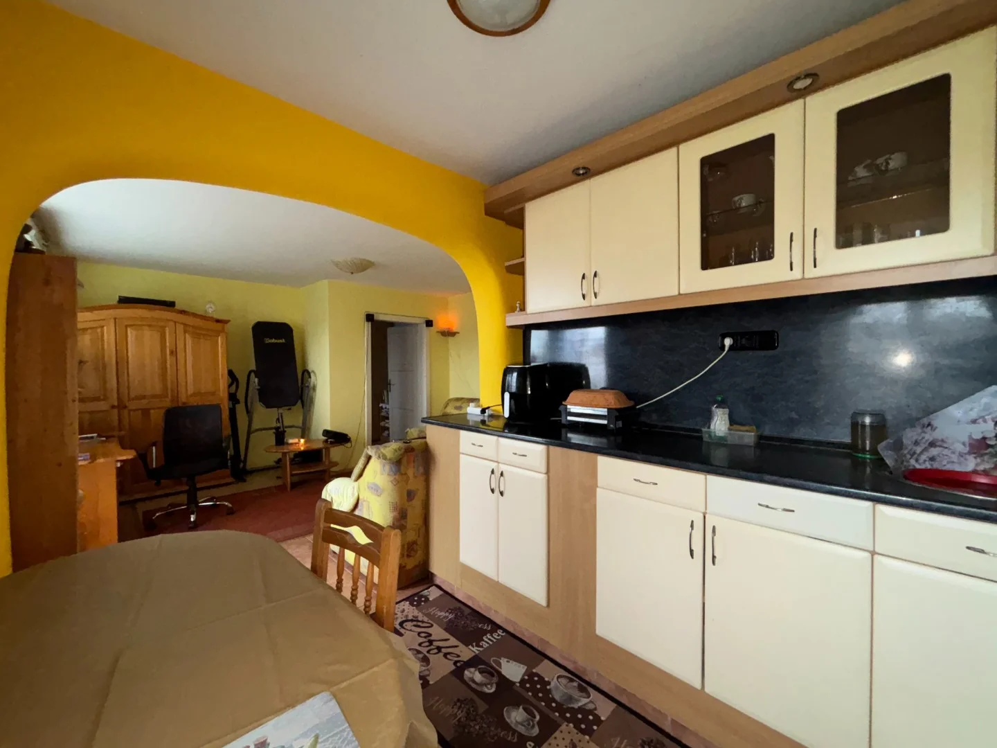 Pécs zöldövezeti részén, családi házas környezetben, 50 m2-es, jó állapotú, kertes ikerház eladó! - Kép 4