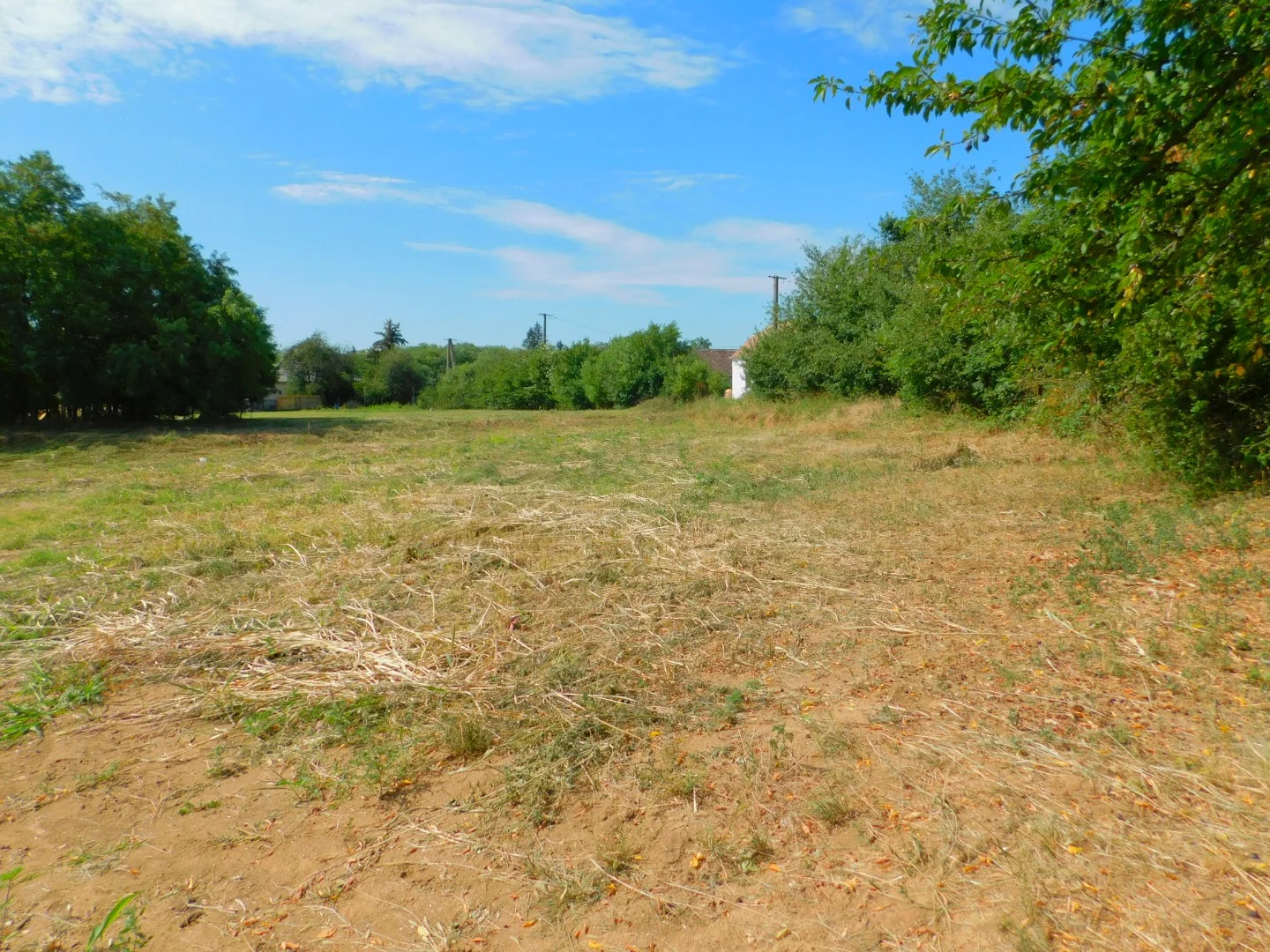 Eladó építési telek