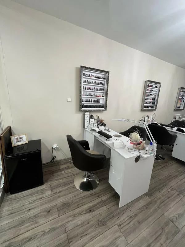 Eladó üzlethelyiség forgalmas üzletházban - Kép 6