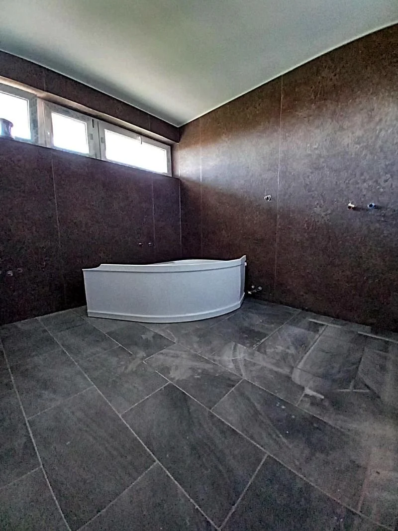 Eladó luxus lakás nagy terasszal - Kép 8