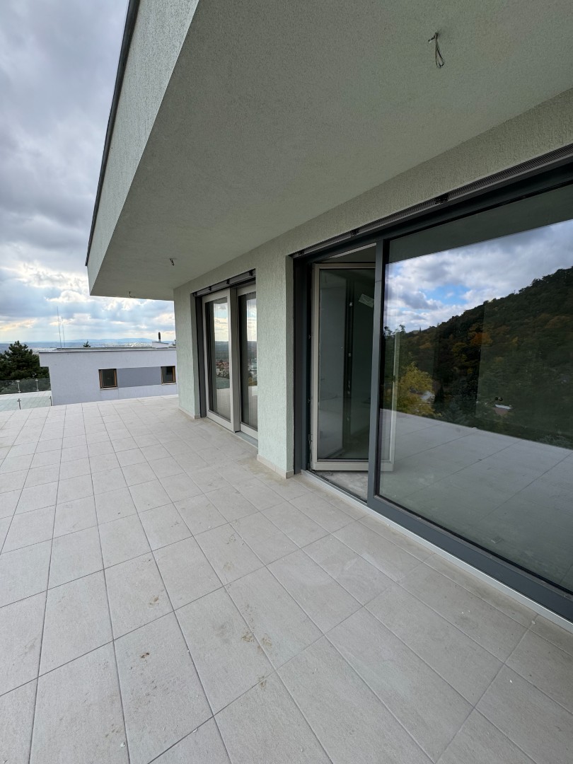 Eladó új építésű örök panorámás luxus penthouse iroda - Kép 6