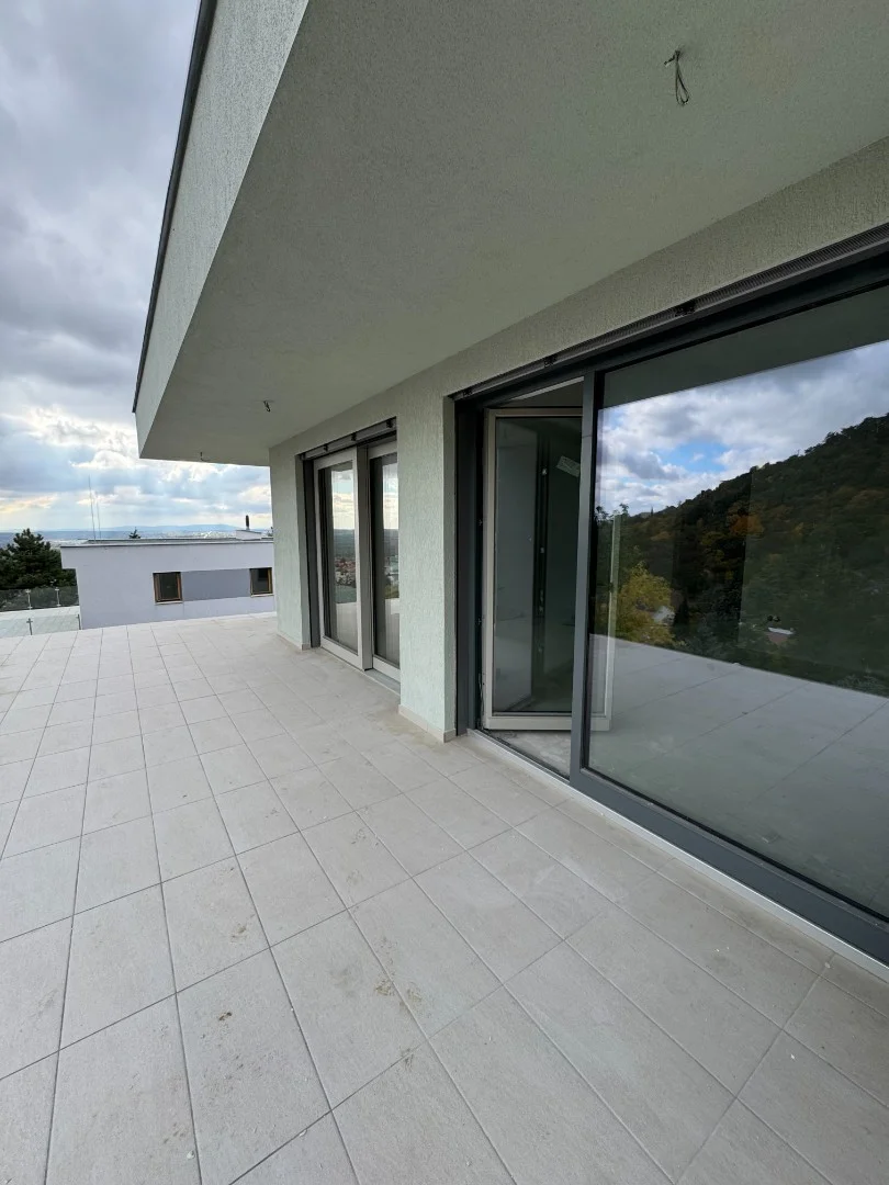 Eladó új építésű örök panorámás luxus penthouse iroda - Kép 6