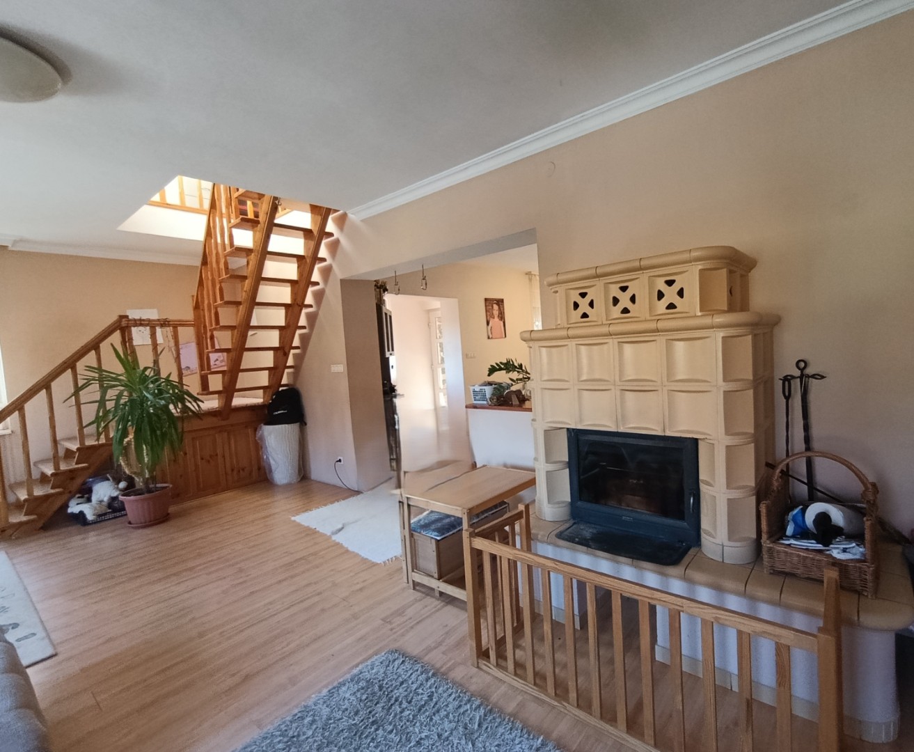 Veresegyház Pamut tó közelében kiváló állapotú, 5 szobás, 2 fürdős, erkélyes, teraszos családi ház - Kép 10