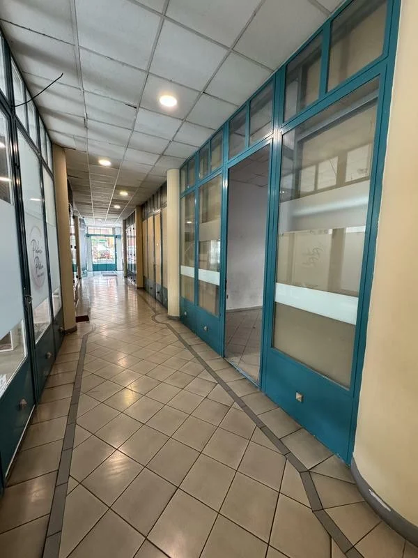 Eladó üzlethelyiség Pécs belvárosában, a Colonia-Passage Üzletházban! - Kép 3