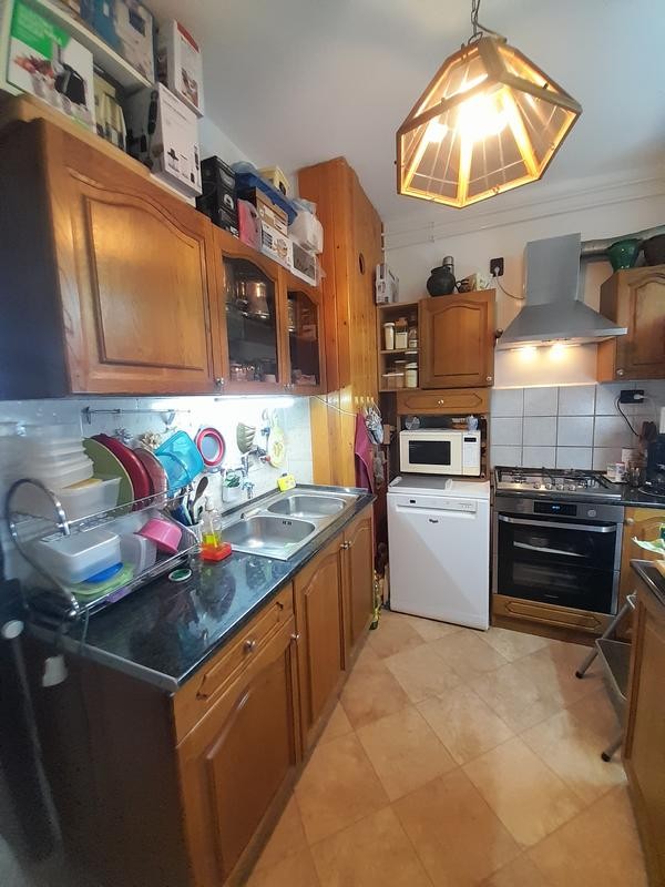 Mecsek-oldalban örökpanorámás 4 hálós, 2 fürdős, napelemes ház eladó - Kép 6