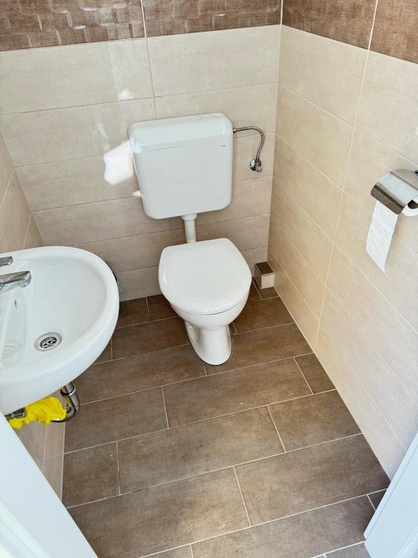 Kiadó belvárosi iroda Pécsen - Kép 6