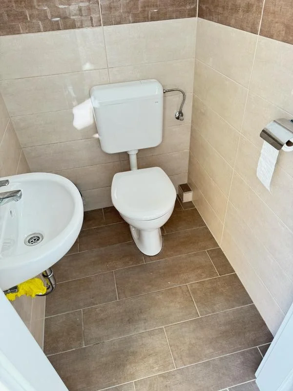 Kiadó belvárosi iroda Pécsen - Kép 6