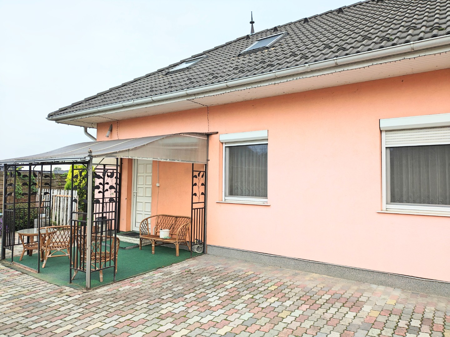 🏡 Eladó tetőteres családi ház Csepel határán – medencével, dupla garázzsal! - Kép 20