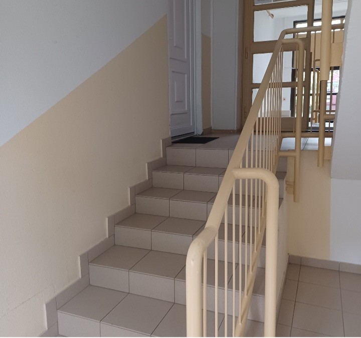 Napfényes magasföldszinti felújított lakás - Kép 5