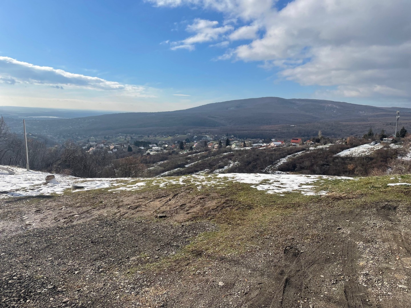 Eladó családi ház építési telekkel - Kép 2
