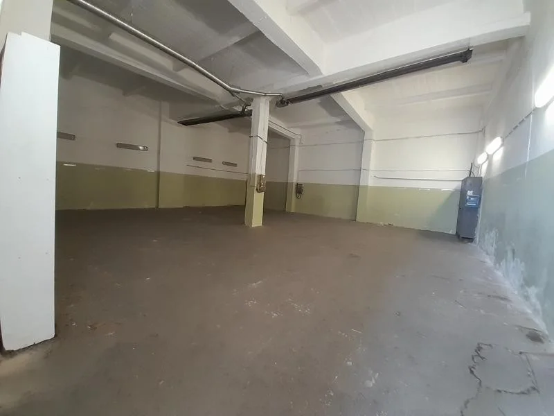 Pécs Belvárosában raktár kiadó