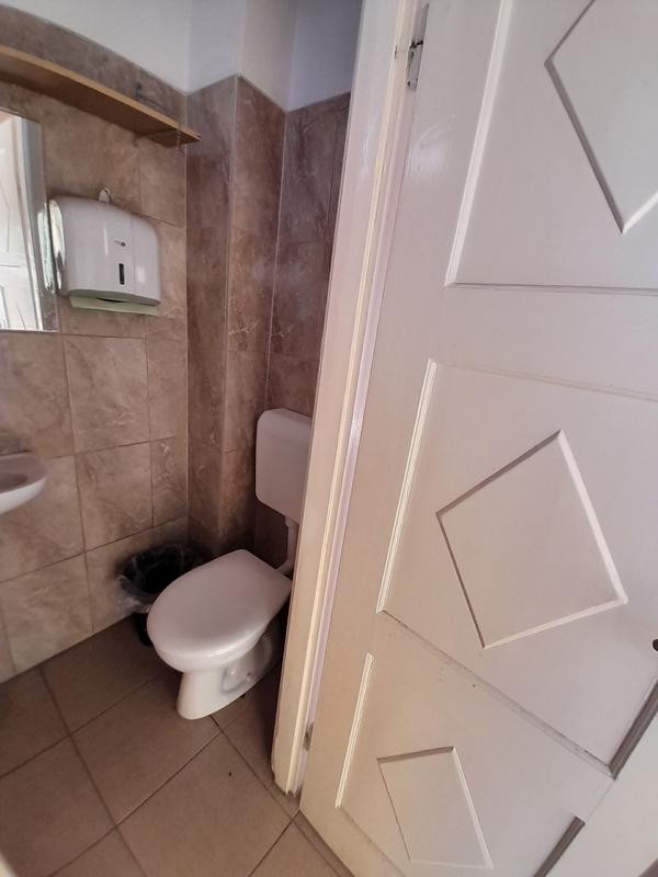 Pécs Belvárosában iroda kiadó - Kép 9