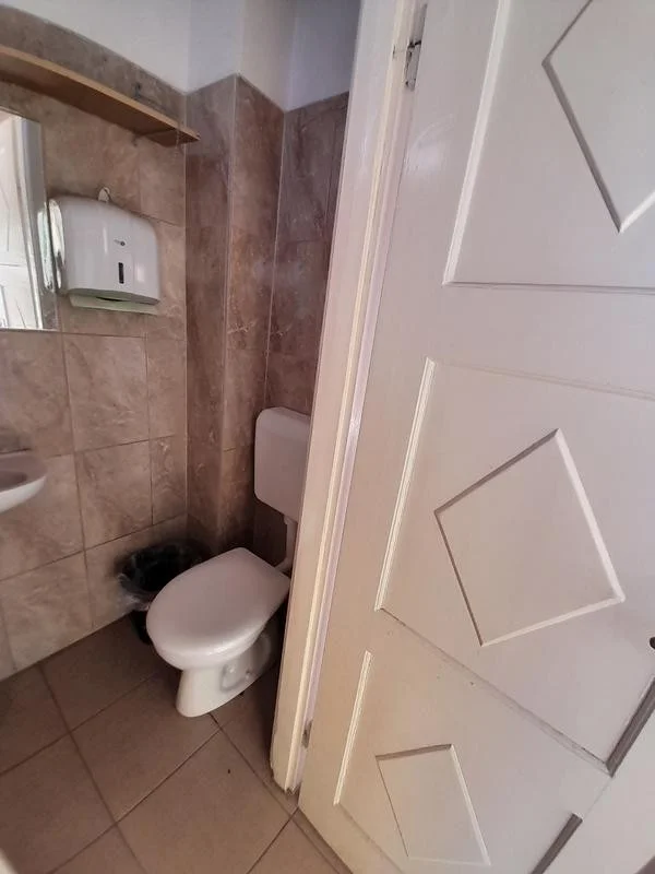 Pécs Belvárosában iroda kiadó - Kép 9