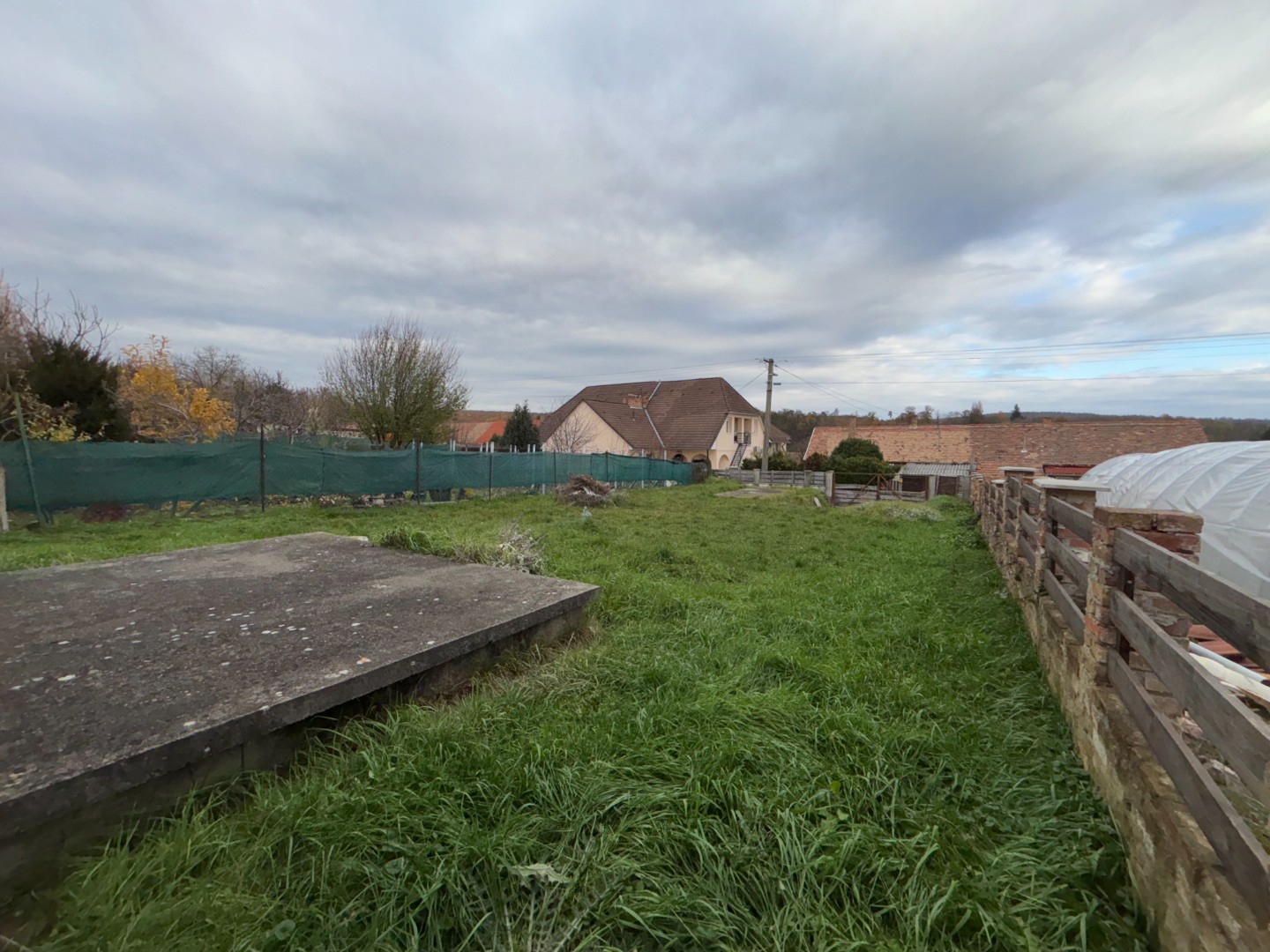 Pécs zöldövezeti részén, családi házas környezetben, 50 m2-es, jó állapotú, kertes ikerház eladó! - Kép 13