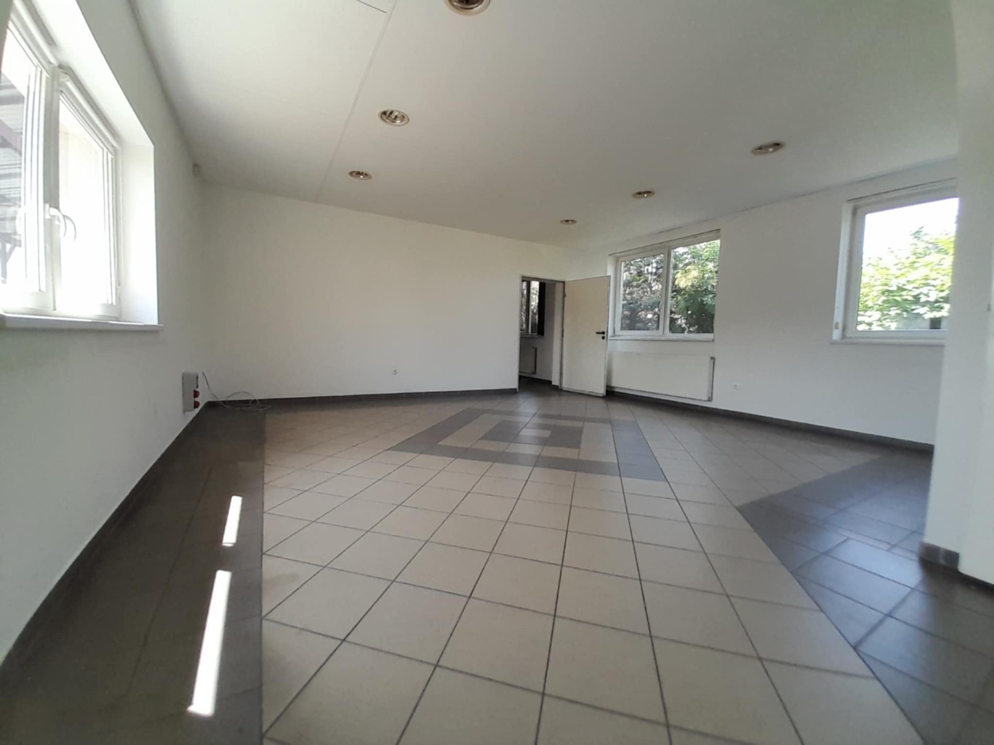 Pécsett telephely - iroda - műhely eladó - Kép 7