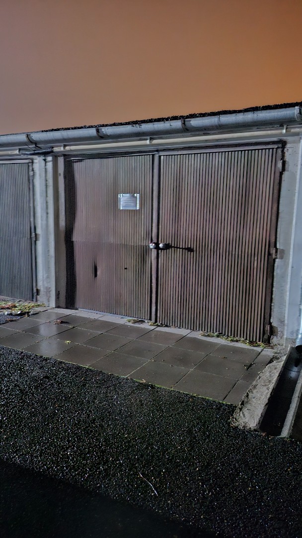 Eladó garázs Cegléden