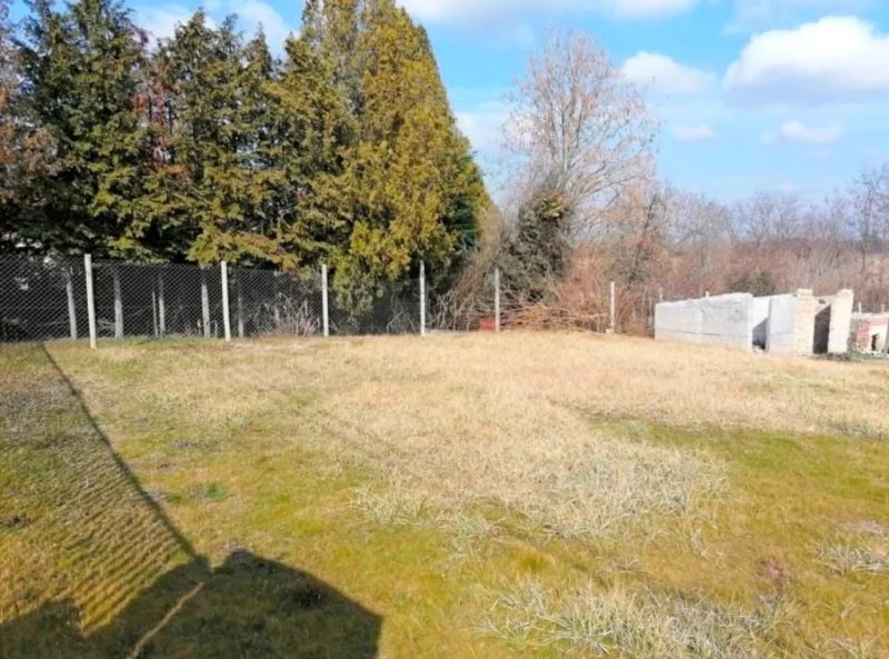 Tóalmáson 1590 m2-es építési telek, összközművel eladó - Kép 2