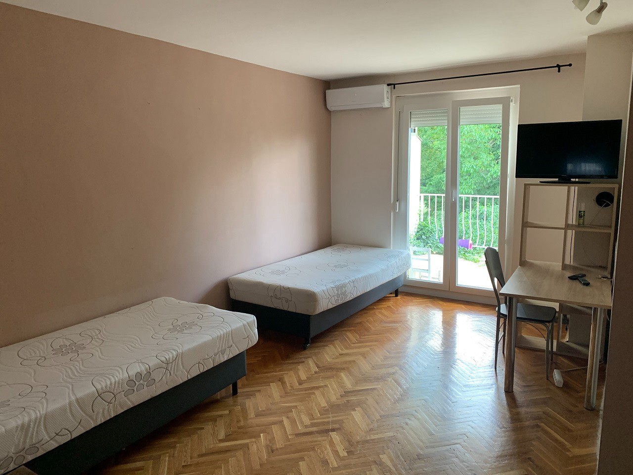 Pécs Egyetemvárosában 1. emeleti, szigetelt, panoráma teraszos, 4 hálószobás téglalakás eladó! - Kép 5